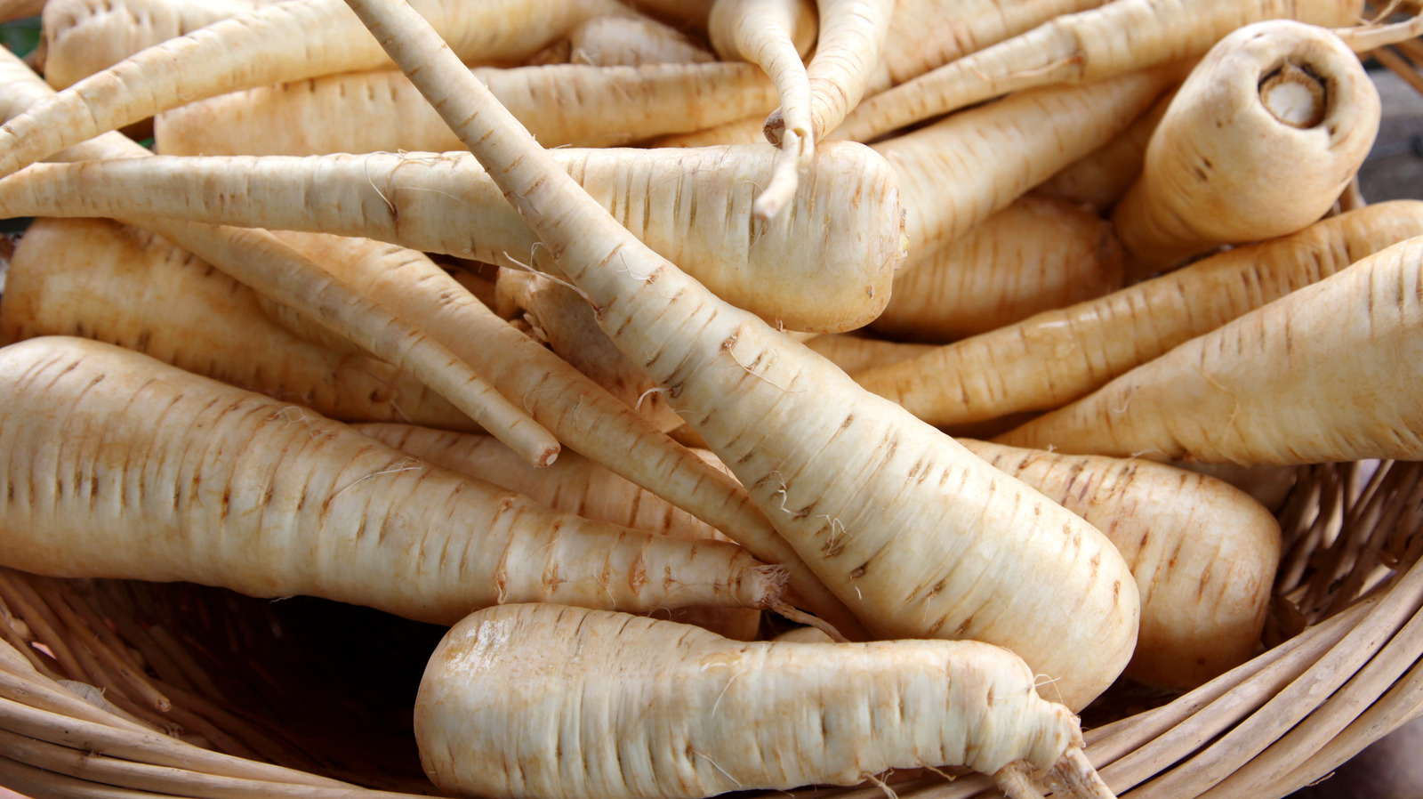 Turnips Vs Parsnips The Difference Between These Two Root Vegetables