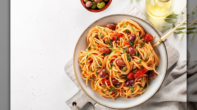 spaghetti alla puttanesca with olives