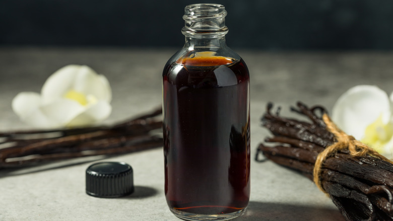 Vanilla extract and vanilla beans