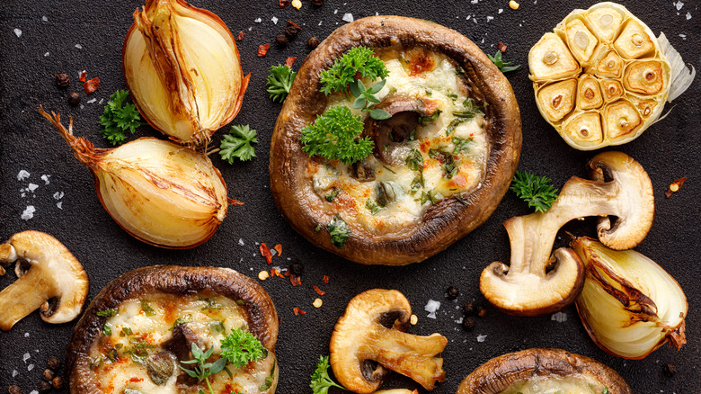 mushrooms with garlic and onions