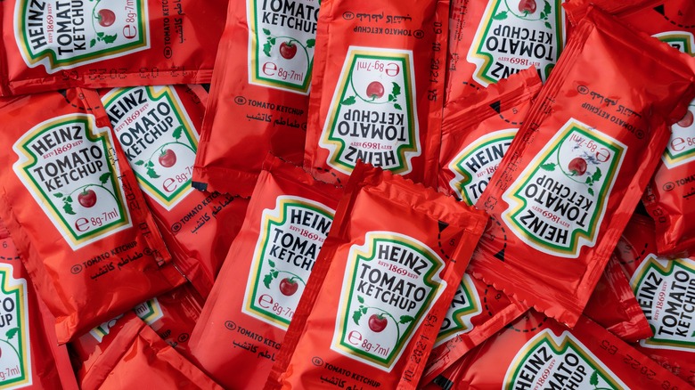 Heinz ketchup packet pile