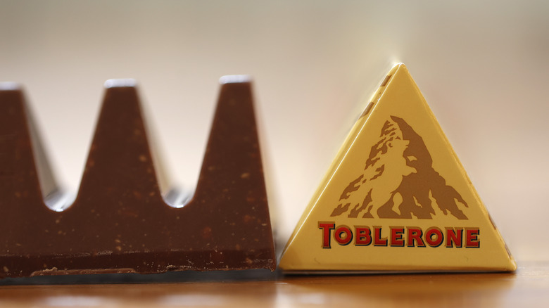 Toblerone logo and bar