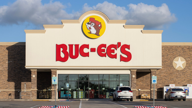 Buc-ee's storefront