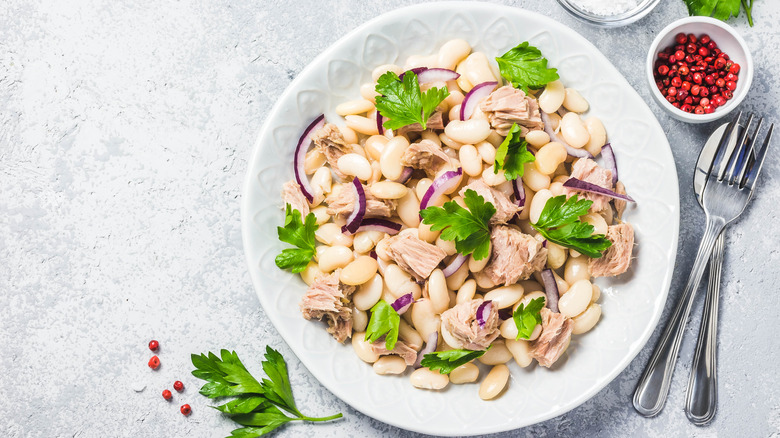 tuna salad with white beans