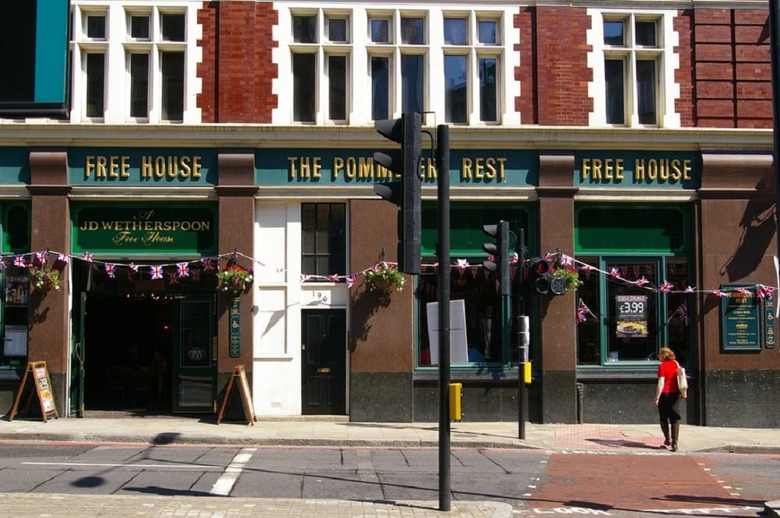 jd wetherspoon quits social media