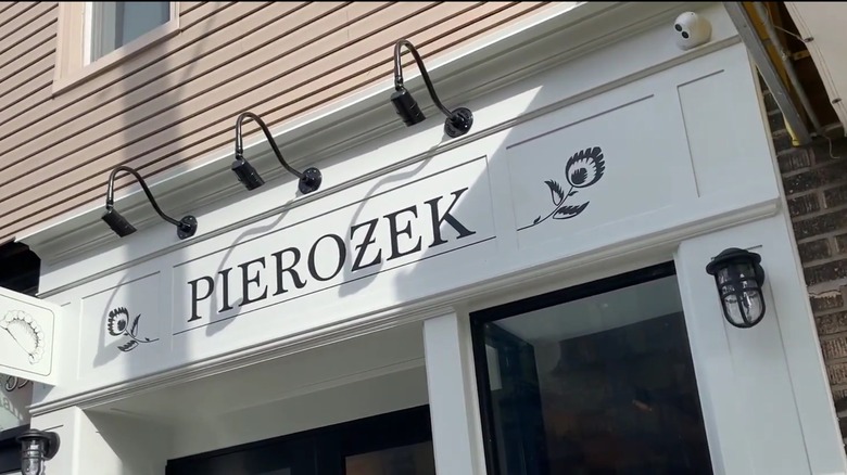Restaurant sign for Pierozek