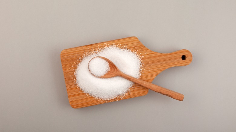 erythritol sugar substitute on board with spoon