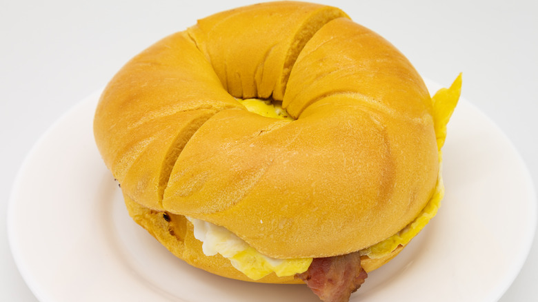 Egg bagel breakfast sandwich