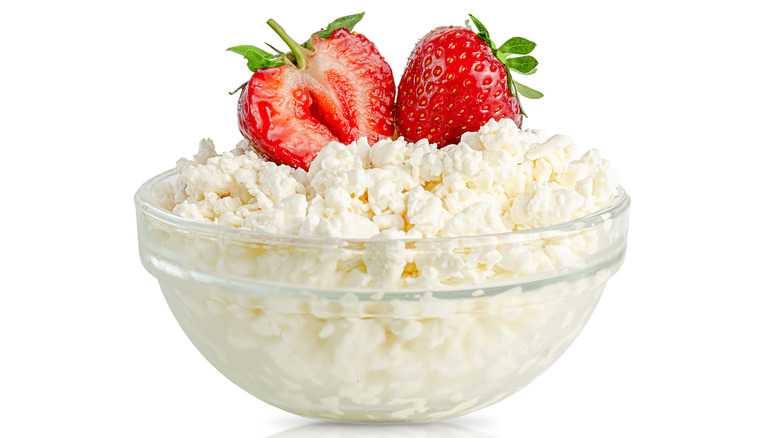 Close up of cottage cheese in bowl