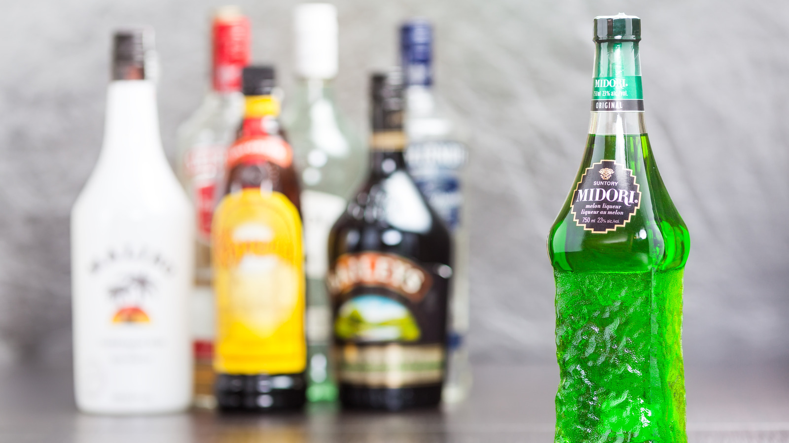 Экзотический коктейль. Фруктовые прохладительные напитки. Популярные напитки. Топ напитков утоляющих жажду. Самый лучший напиток.