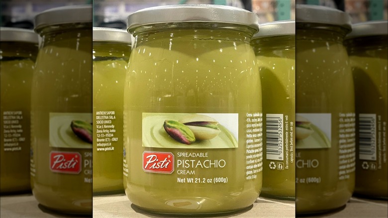 Jar of Pisti pistachio cream 