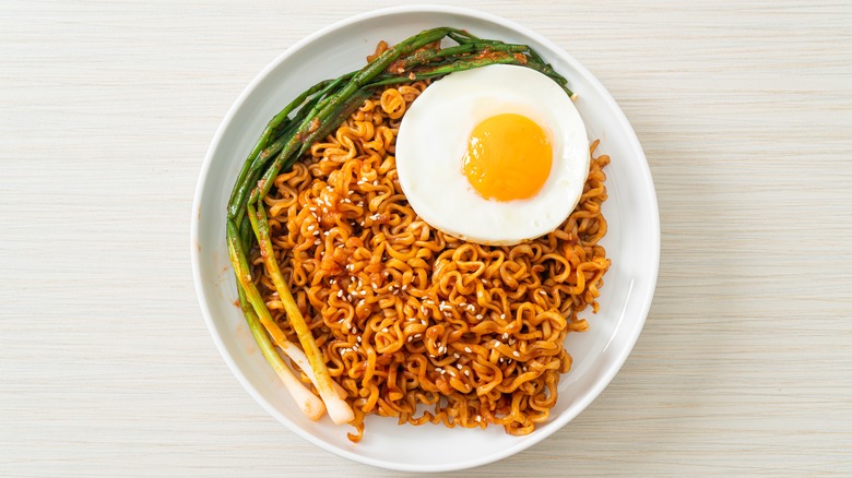 No broth ramen with fried egg