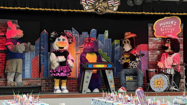 Chuck E. Cheese animatronic band