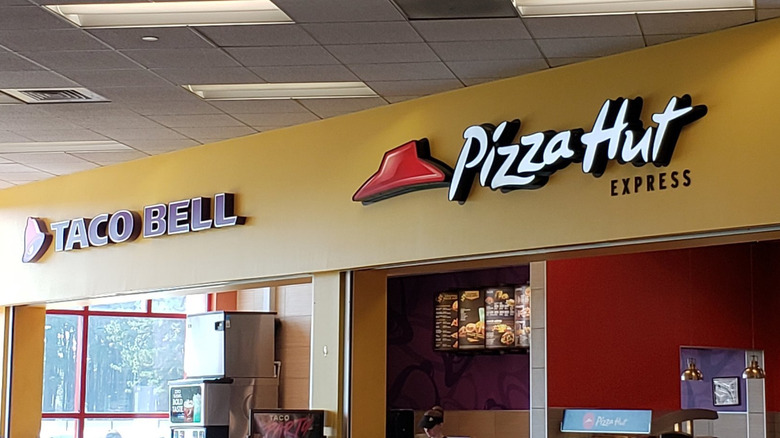 Taco Bell Pizza Hut counter