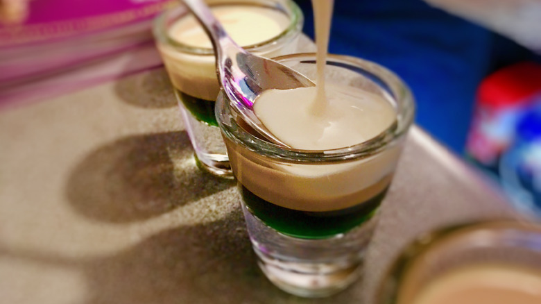 mixing a baby Guinness