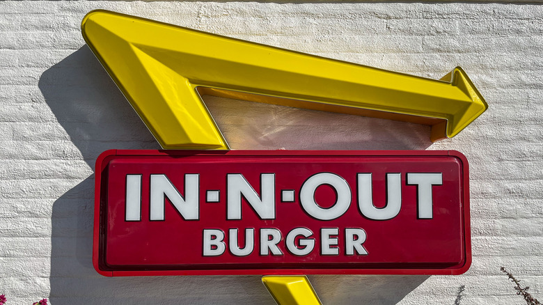 In-N-Out burger sign
