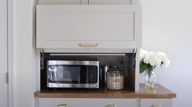 Appliance garage for microwave