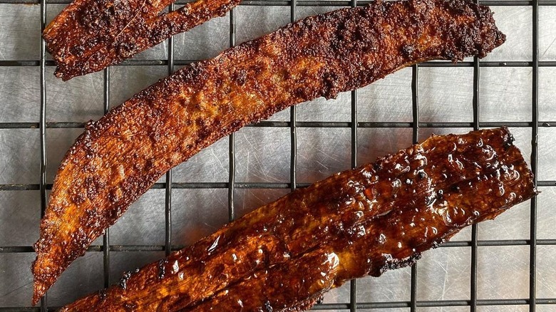 banana peel bacon on cooling rack