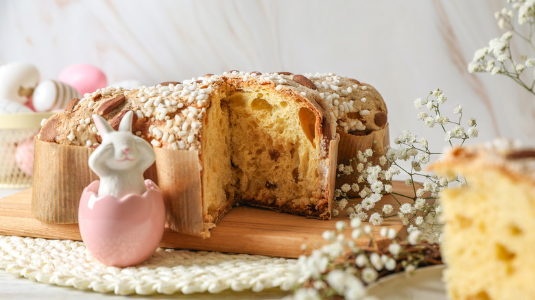 colomba and Easter decorations