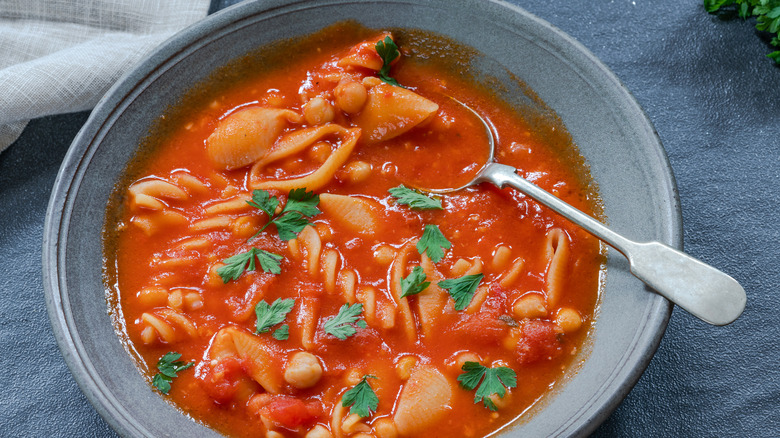 Pasta soup with chickpeas