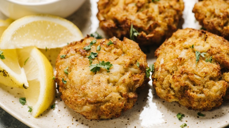 crab cakes on plate