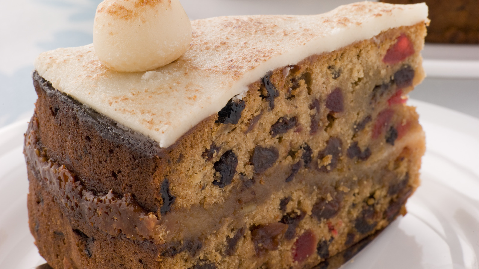 What Makes A Japanese Fruitcake Different From The Classic?
