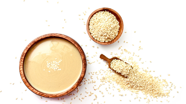Tahini and sesame seeds 