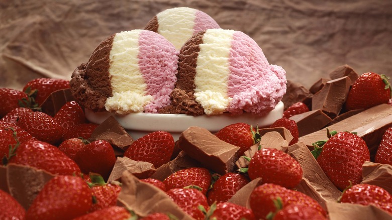 Neapolitan ice cream in strawberries 