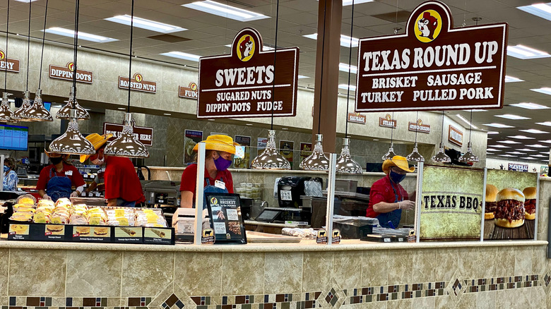 Buc-ee's food stations