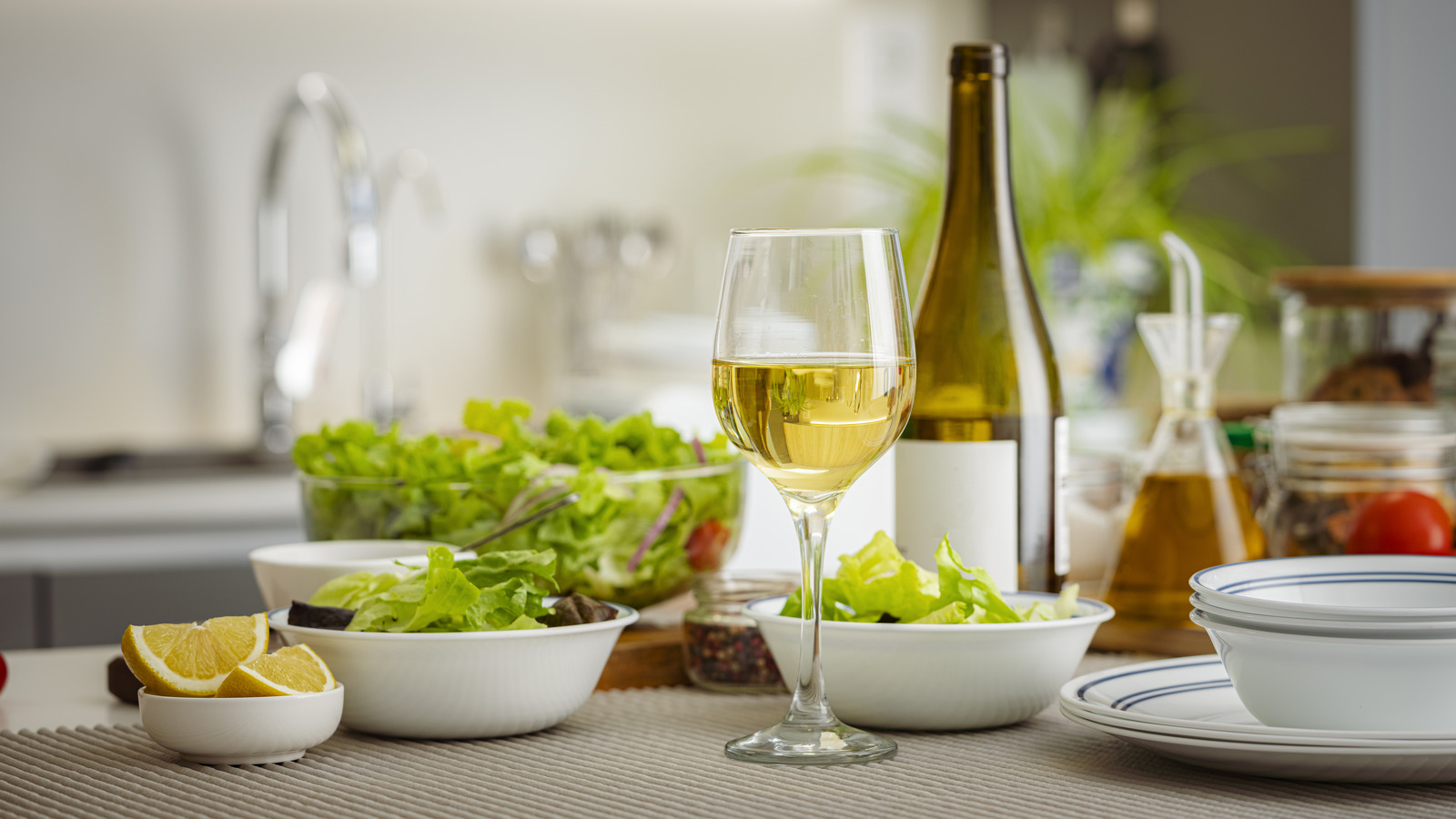 What To Consider When Pairing Wine With Your Salad - Vimarsana News