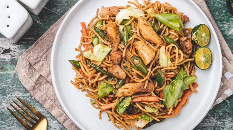 Pork lo mein