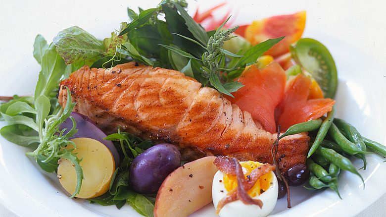 Salmon in salade Niçoise