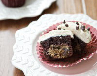 Chocolate Chip Cookie Dough Stuffed Cupcakes