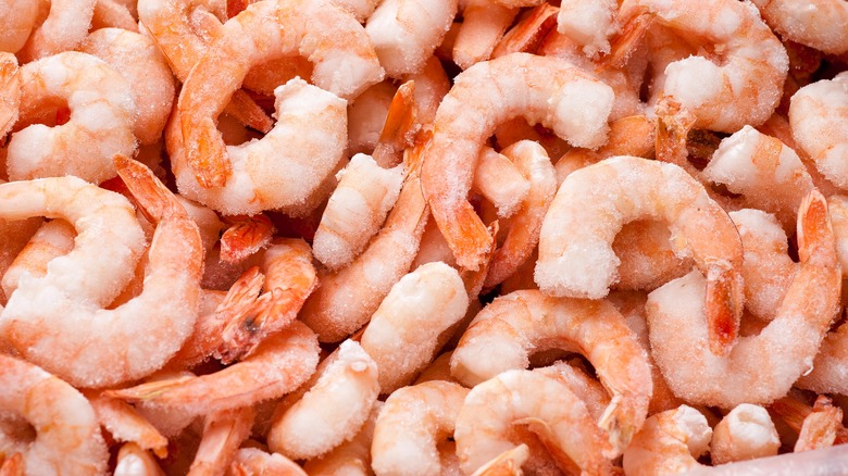 Great Value Frozen Cooked Medium Peeled Deveined Tail-on Shrimp, 12 Oz Bag  (41-60 Count Per Lb)