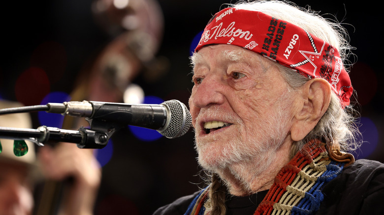 Willie Nelson performing