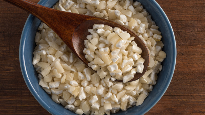 dried hominy