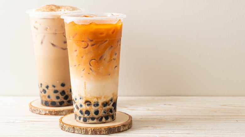 cups of Thai iced tea