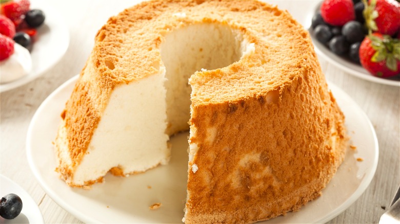 Angel food cake with slide missing