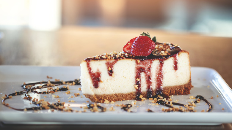 cheesecake with chocolate and strawberry