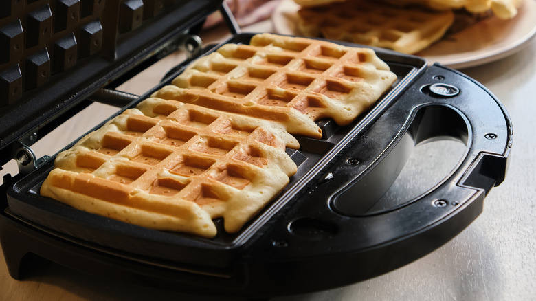 Waffle maker
