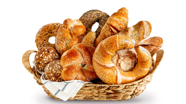 A basket of bagels