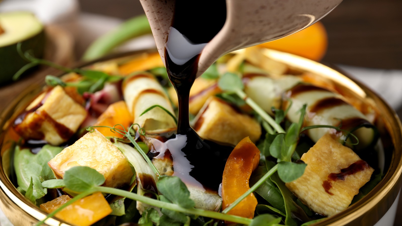 When Adding Oil And Vinegar To Salad, Order Matters When Adding Oil And Vinegar To Salad, Order Matters