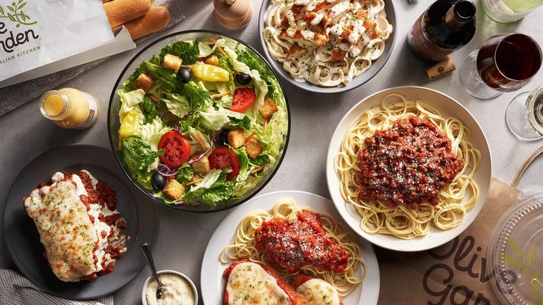 Olive Garden entrees and salad