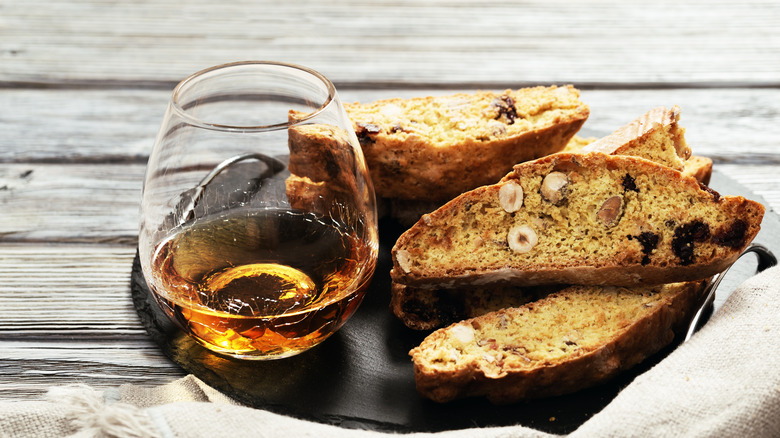 Biscotti and vin santo wine