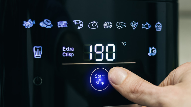 Digital screen on an air fryer