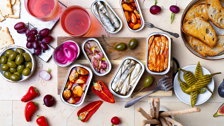 Canned shellfish and seafood 