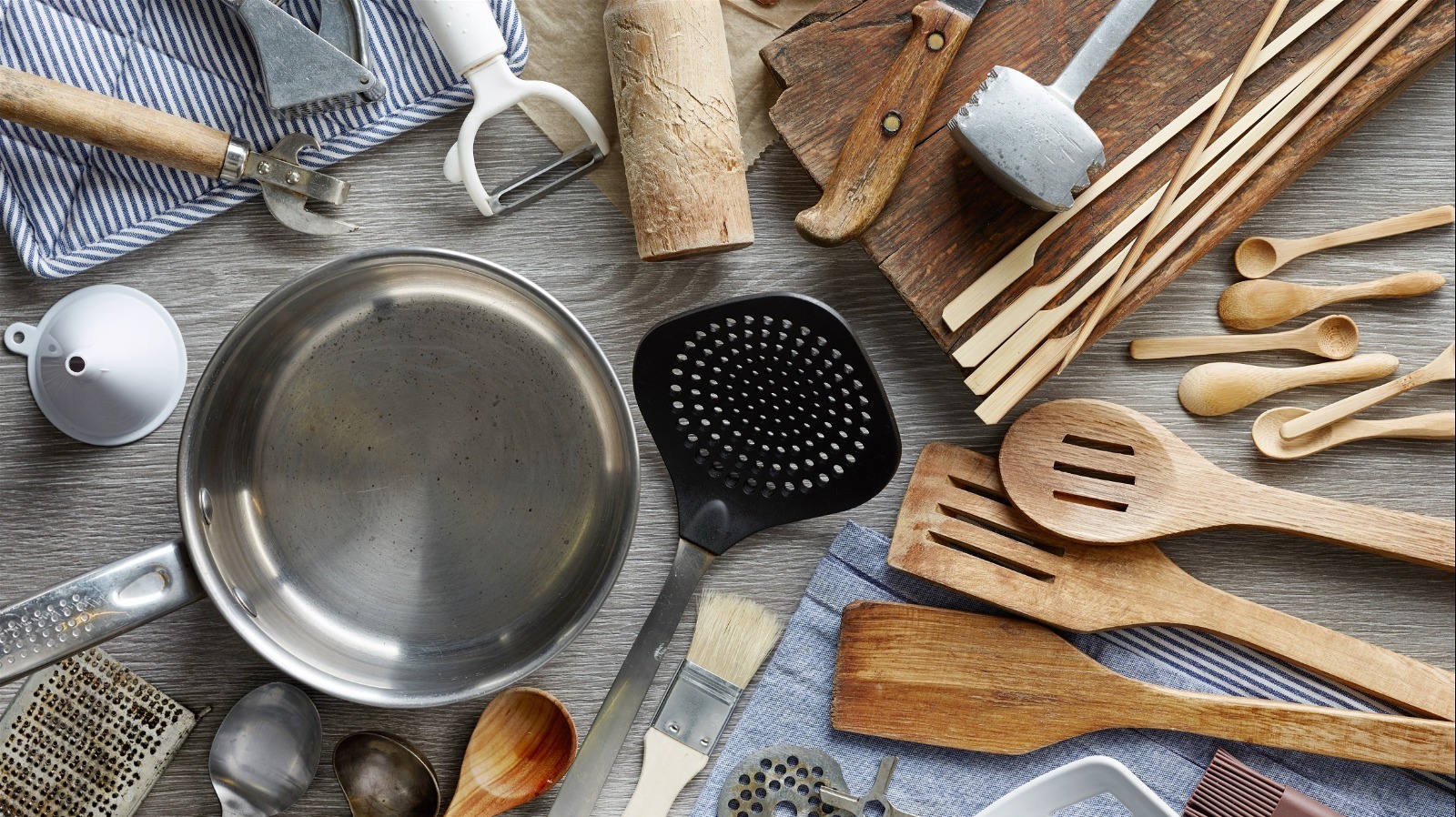 When You Should Be Throwing Away Your Wooden Cooking Tools