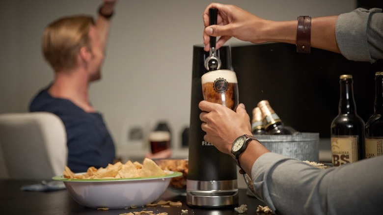 Fizzics DraftPour dispenser