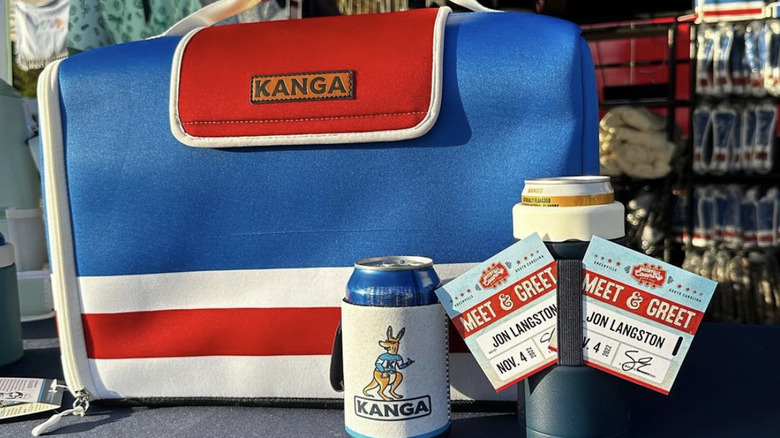 Kanga Kase Mate with cans