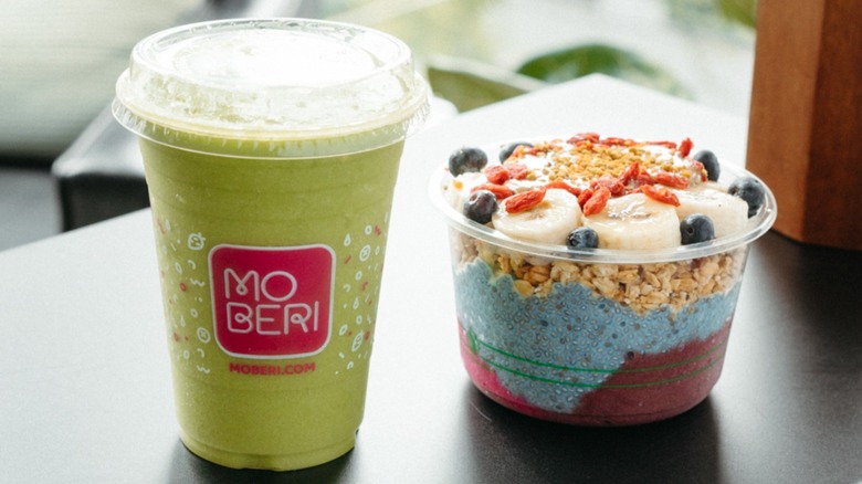 Moberi matcha and acai bowl